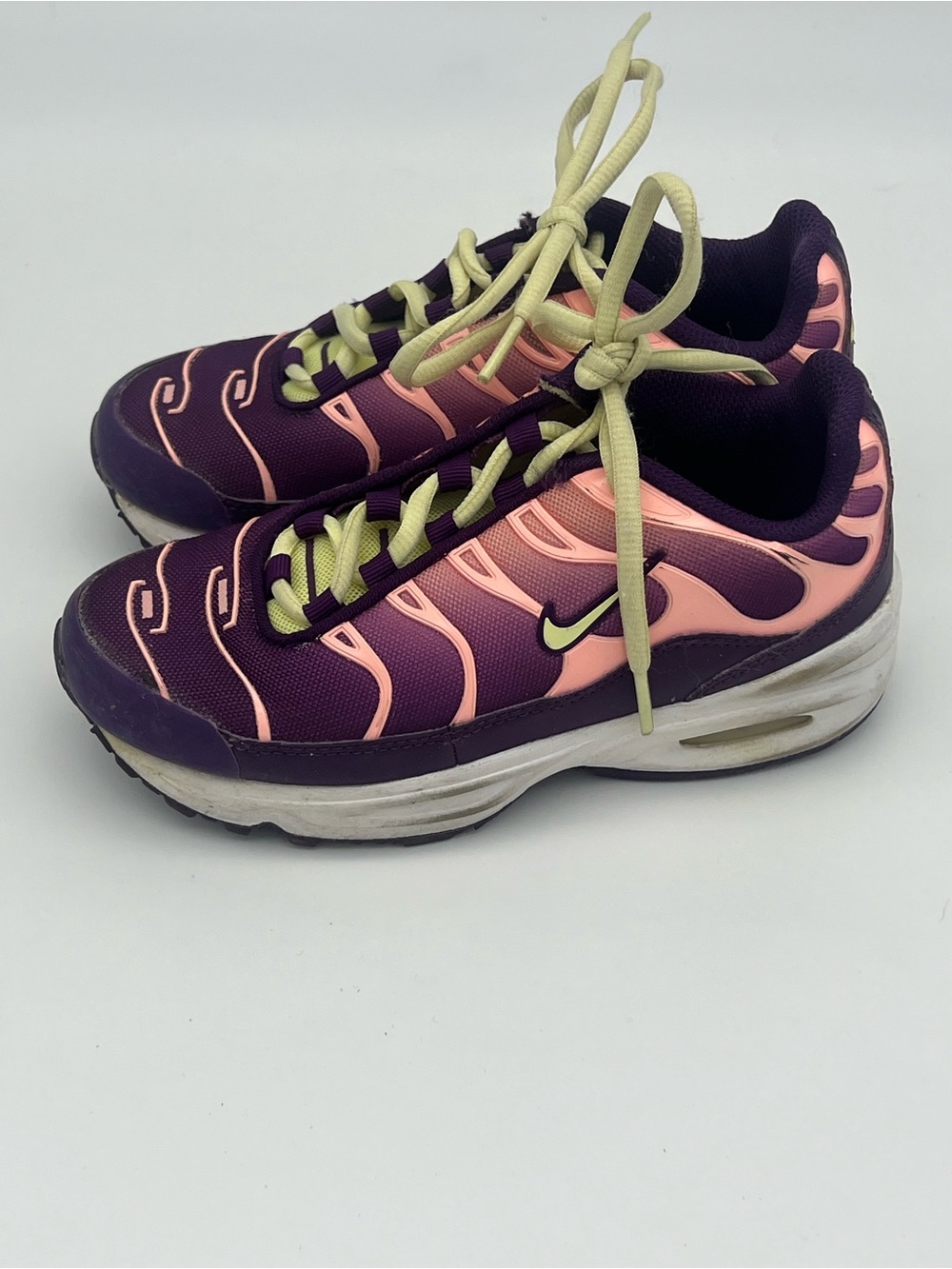 Nike Air Max Plus sneakers Kids size 13 Lucky Charms girls 13C gym shoes school